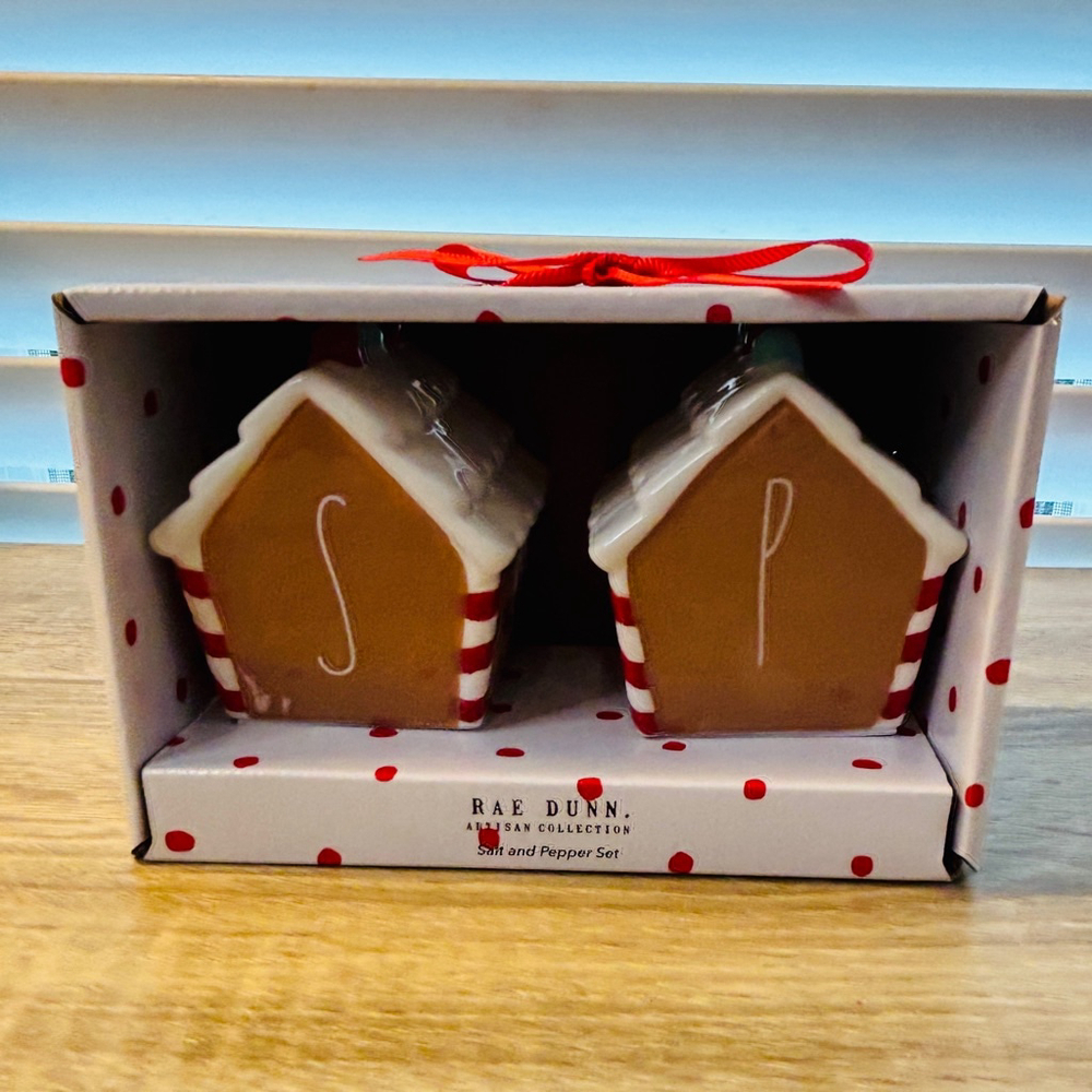 Rae Dunn Gingerbread House Salt and Pepper Shaker Set Brown/White BNWT